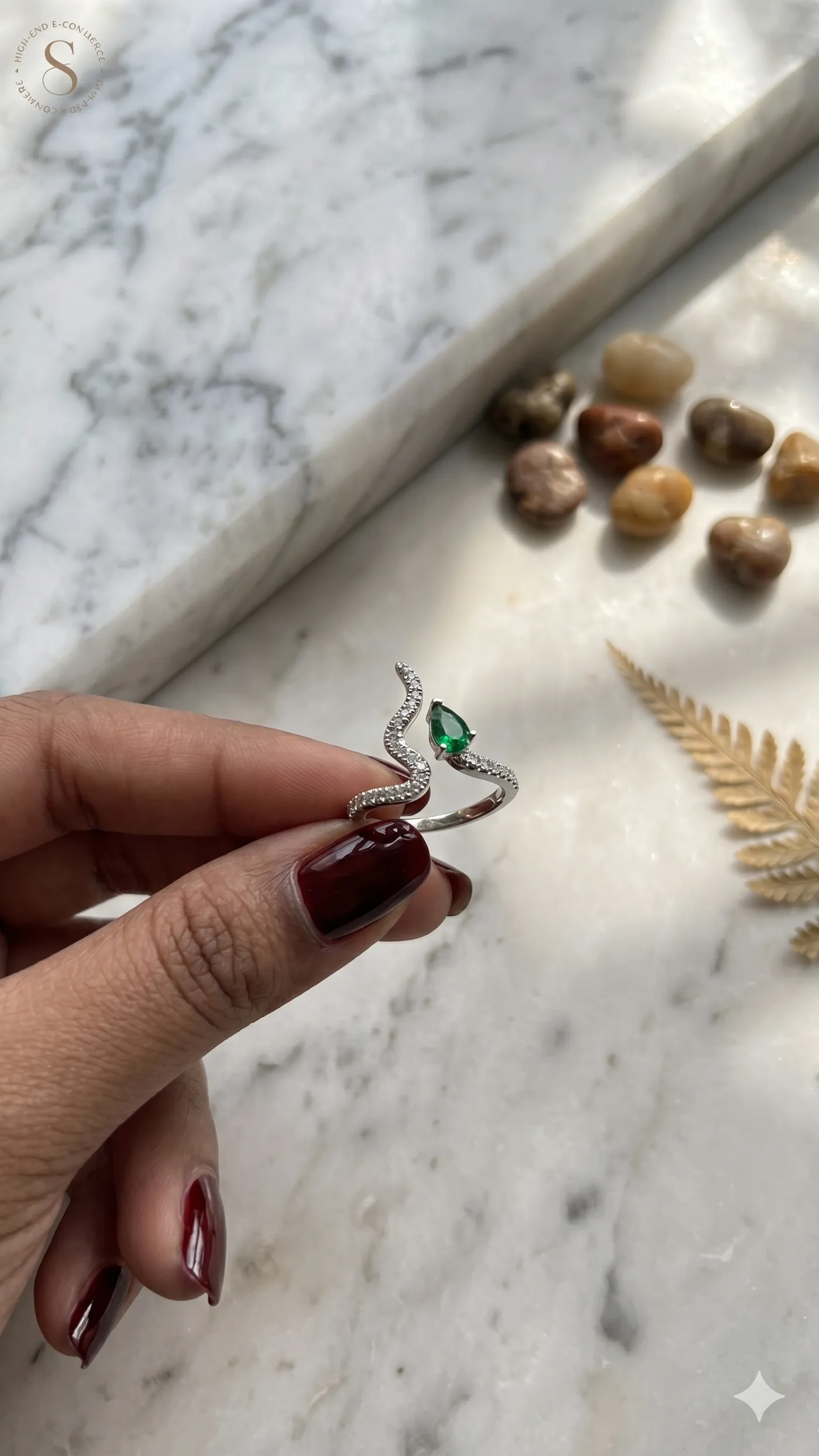 Serpenti Emerald & Diamond Twist Ring
